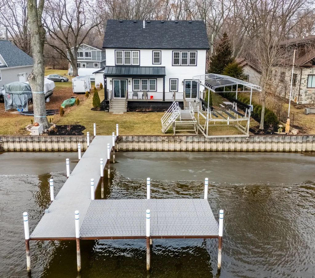 2303 Fairview Avenue, Johnsburg