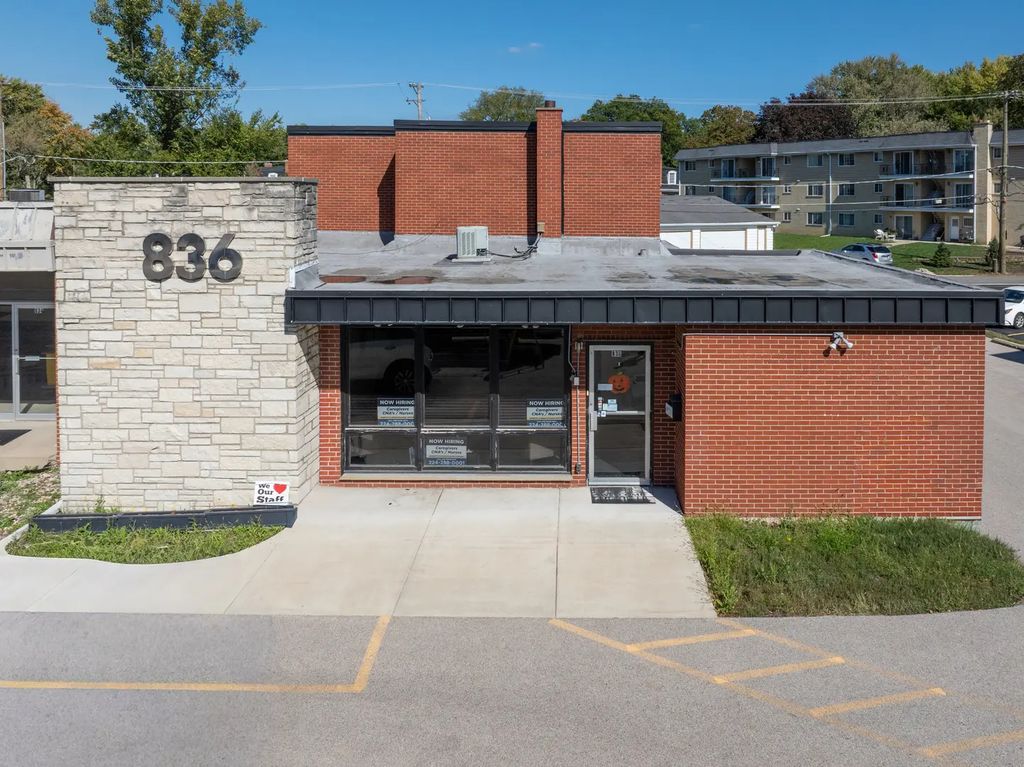 836 S Northwest Highway, Barrington