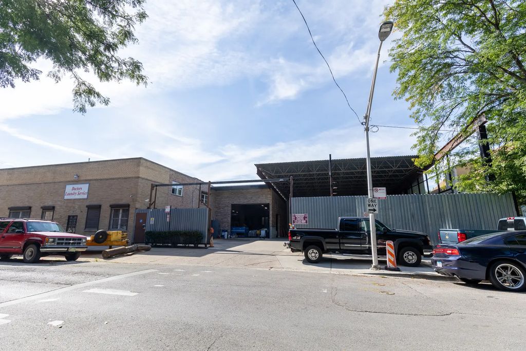 4821 W Cortland Street, Chicago, 60639