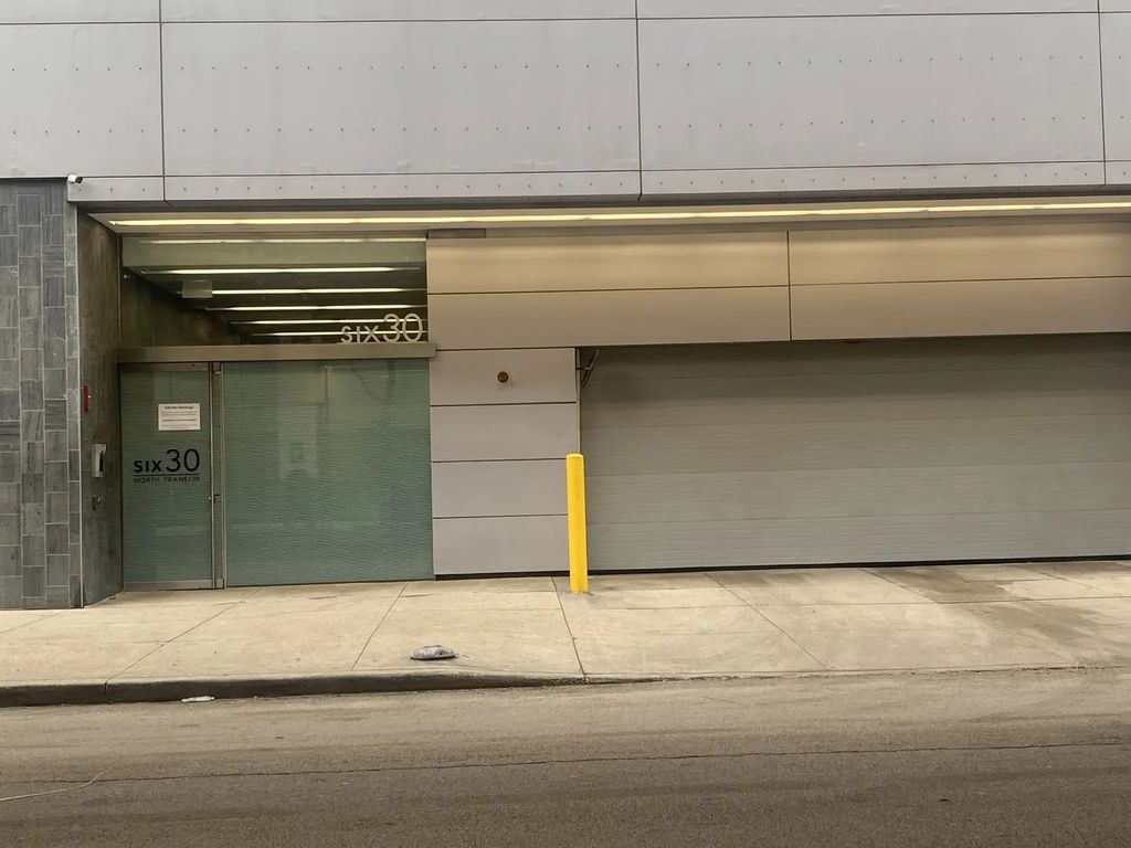 630 N Franklin Street P-106, Chicago, 60654