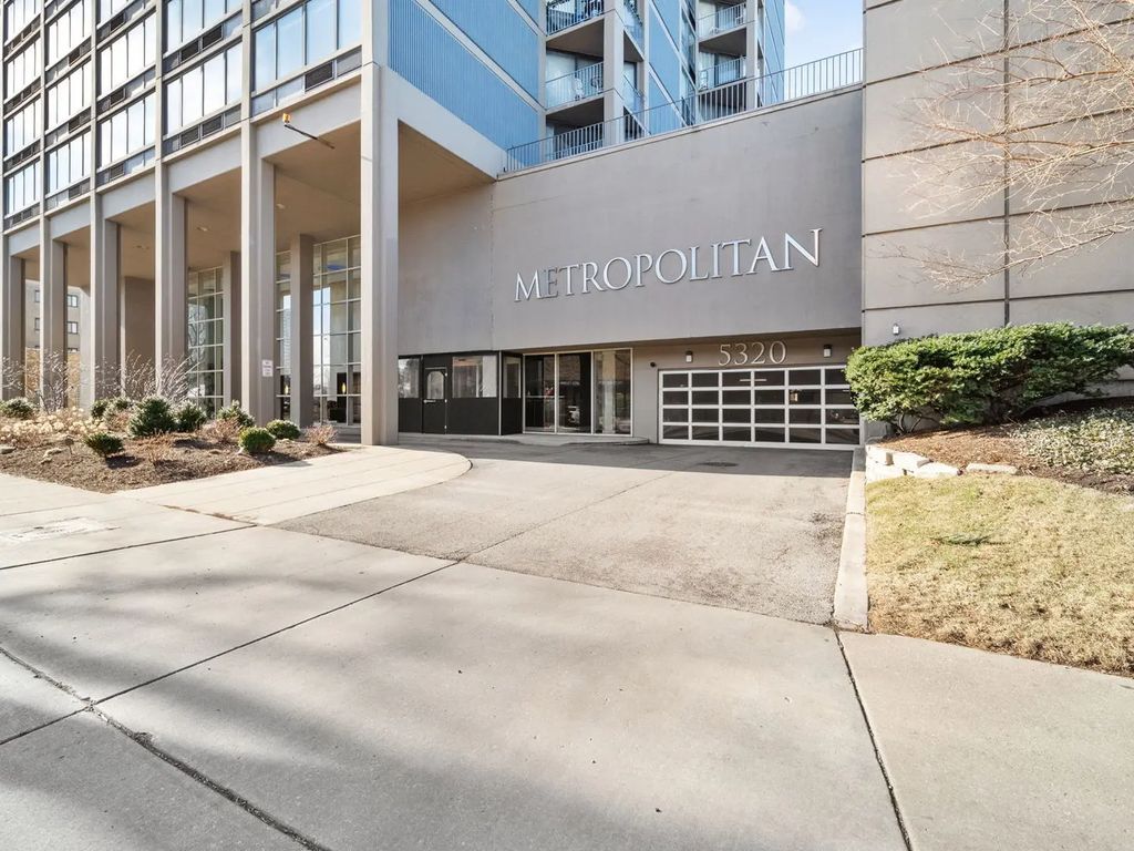 5320 N Sheridan Road D37, Chicago
