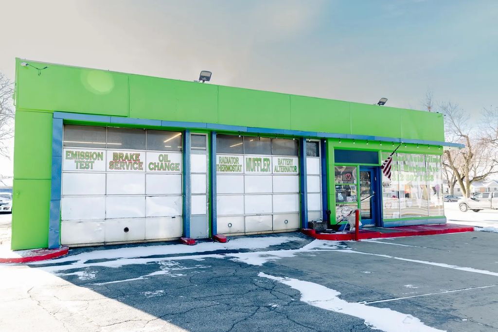 9021 Harlem Avenue, Morton Grove