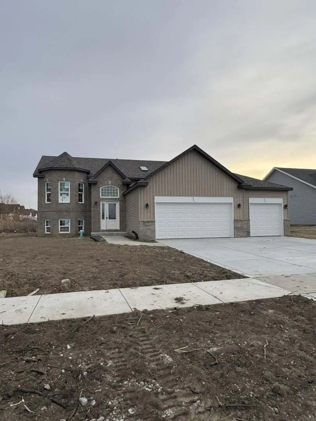 8252 Dylan Drive, Merrillville