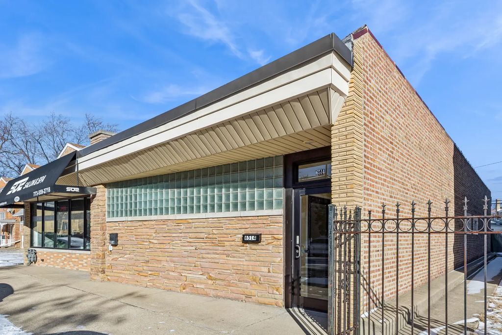 6514 W Higgins Avenue, Chicago