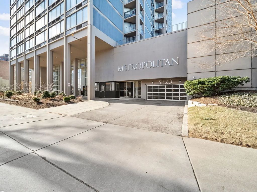 5320 N Sheridan Road D36, Chicago