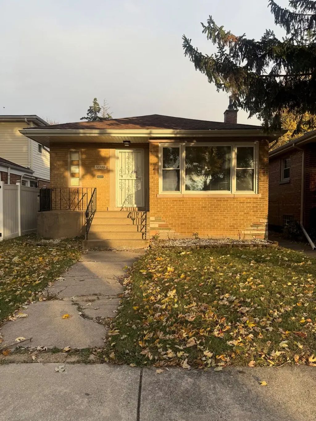 12549 S Laflin Street, Calumet Park