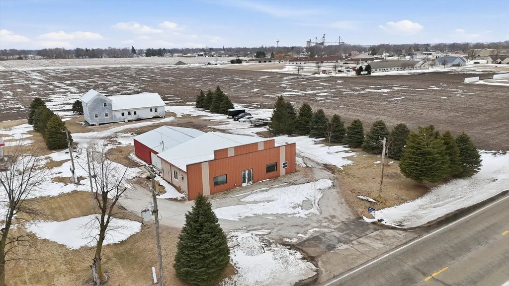 1275 E State Rt 49 Highway, Cissna Park