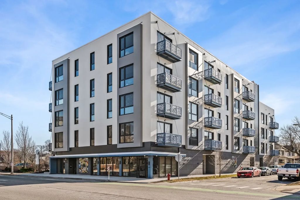 839 Madison Street 206, Oak Park, 60302