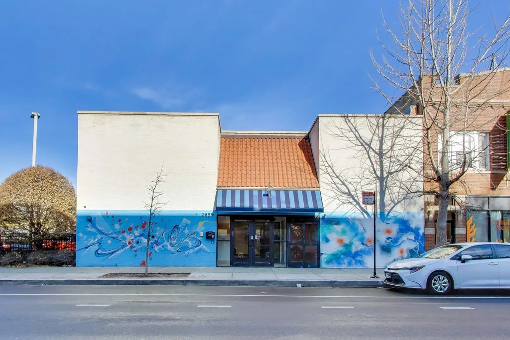2659 N Milwaukee Avenue, Chicago