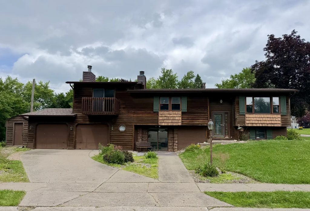 660 Northbrook Drive, Davenport