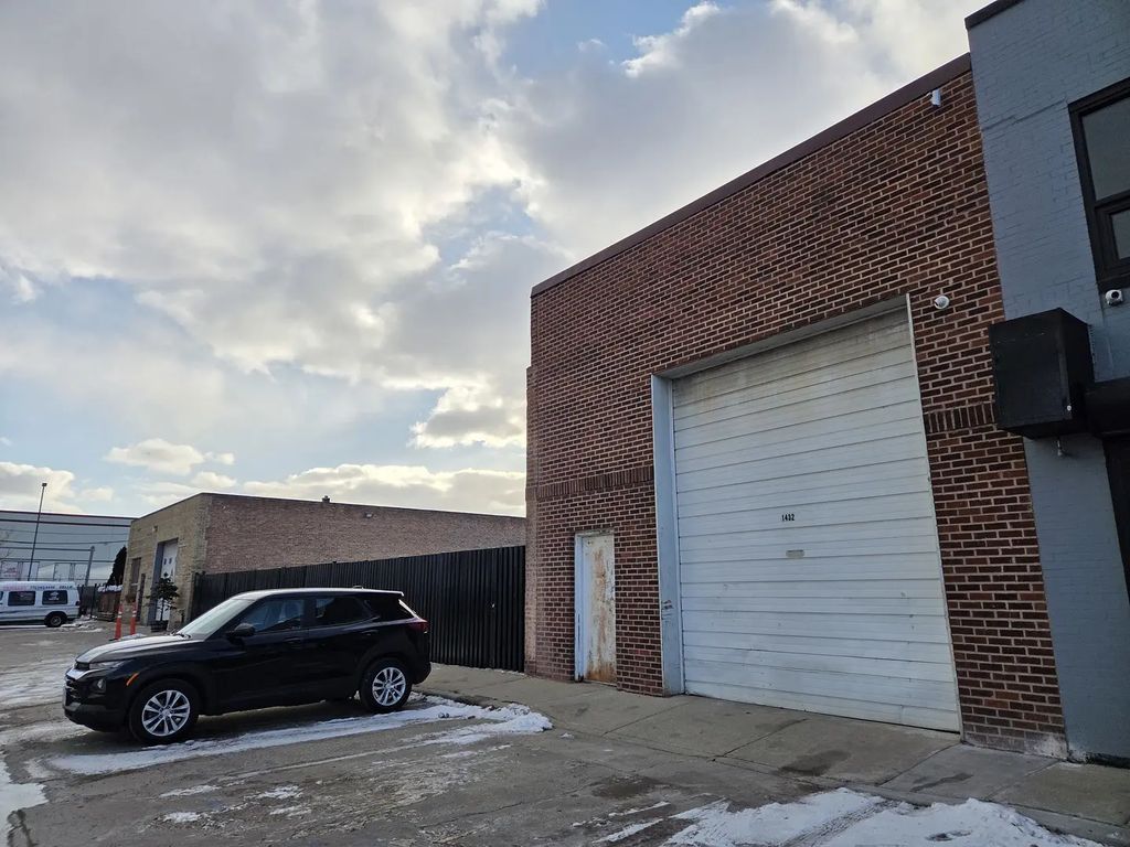 1432 N Kilpatrick Avenue, Chicago