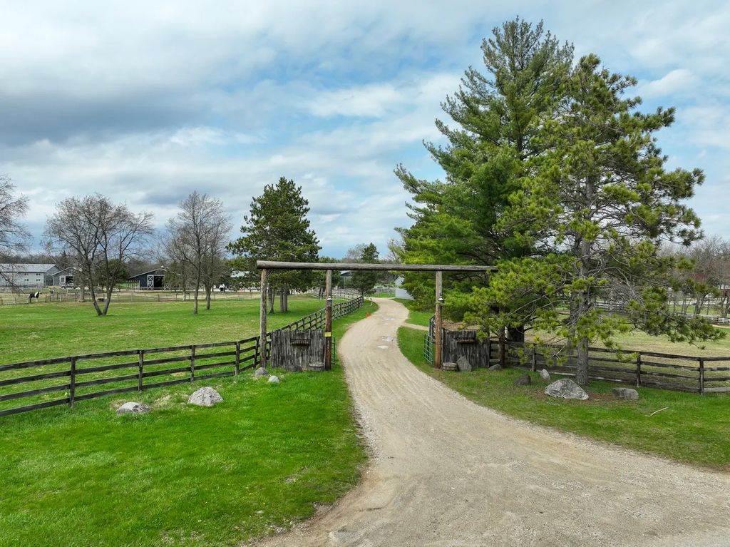 8206 Bull Valley Road, Bull Valley