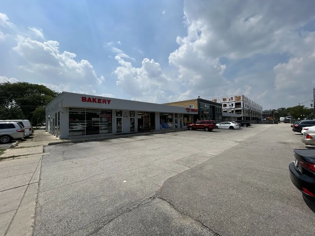 718 W Irving Park Road 718-a, Bensenville