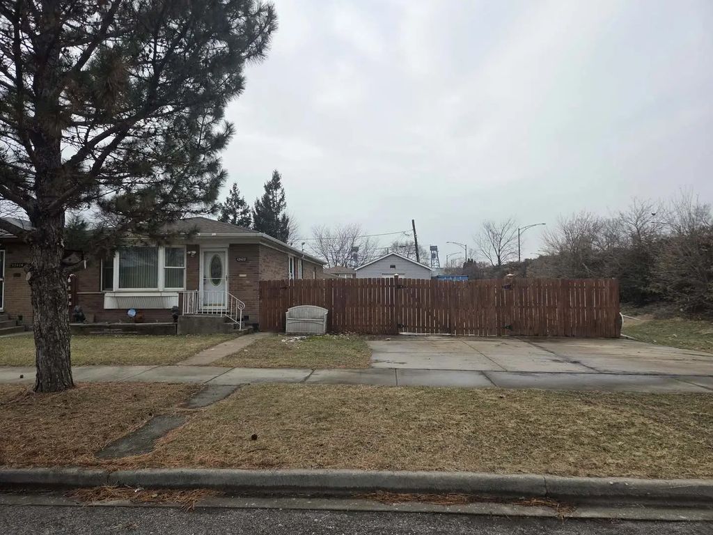 12622 S Marquette Avenue, Chicago, 60633