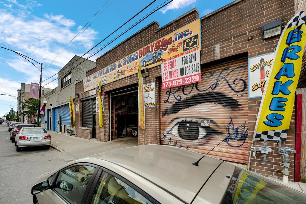 3241 W Cermak Road, Chicago
