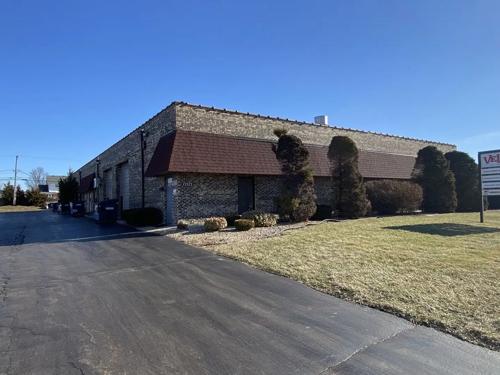 15527 S 70th Court, Orland Park