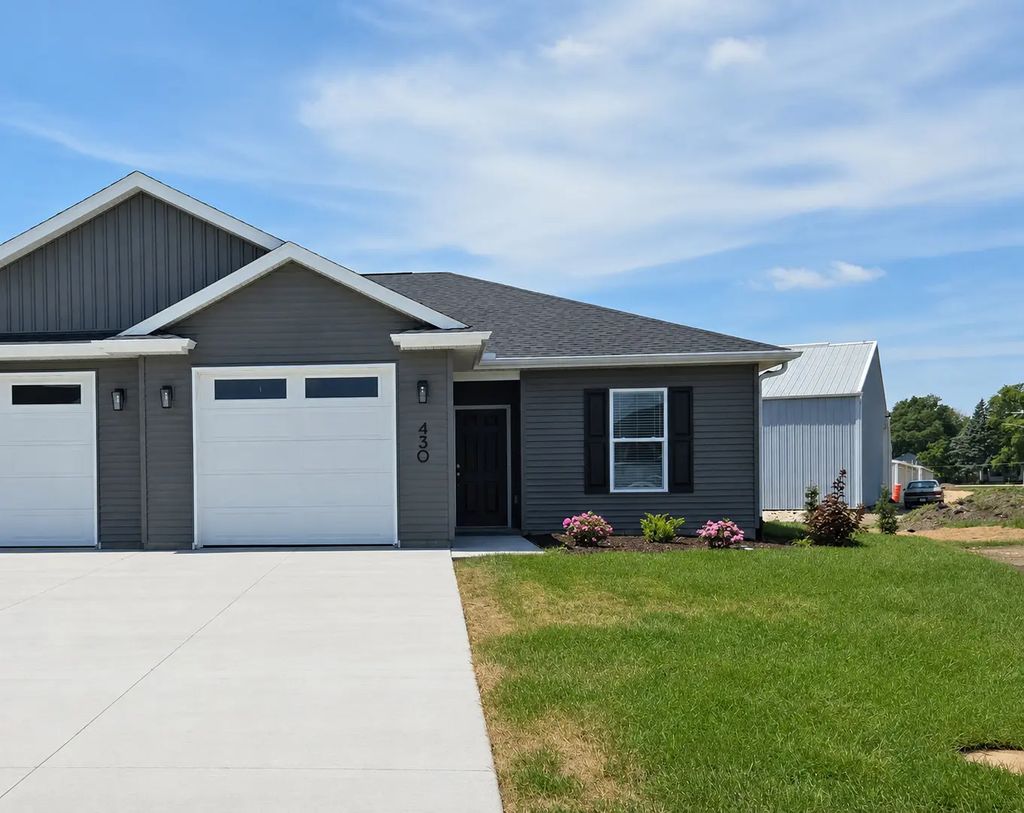 430 N 2nd Avenue, Eldridge