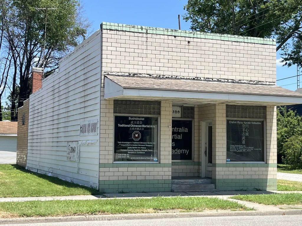 320 W Broadway Avenue, Centralia