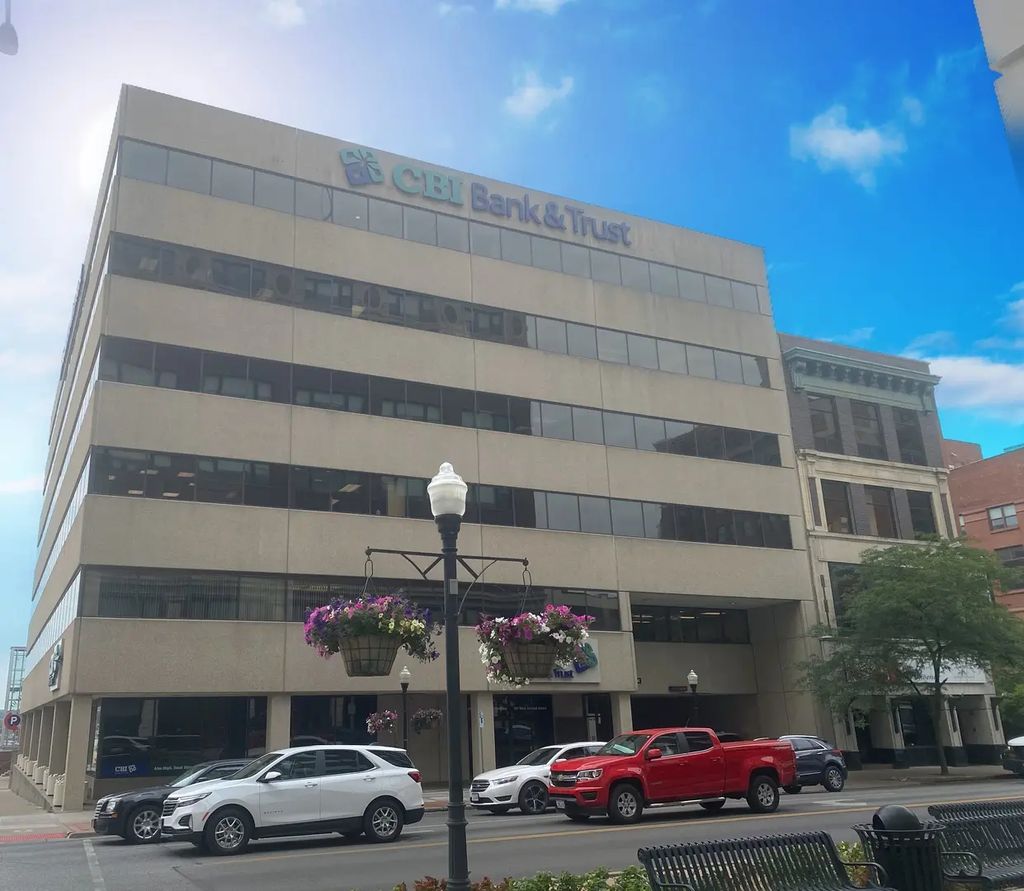 101 W 2nd Street 501, Davenport