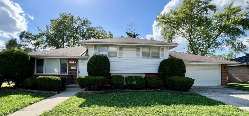 16046 Prairie Avenue, South Holland