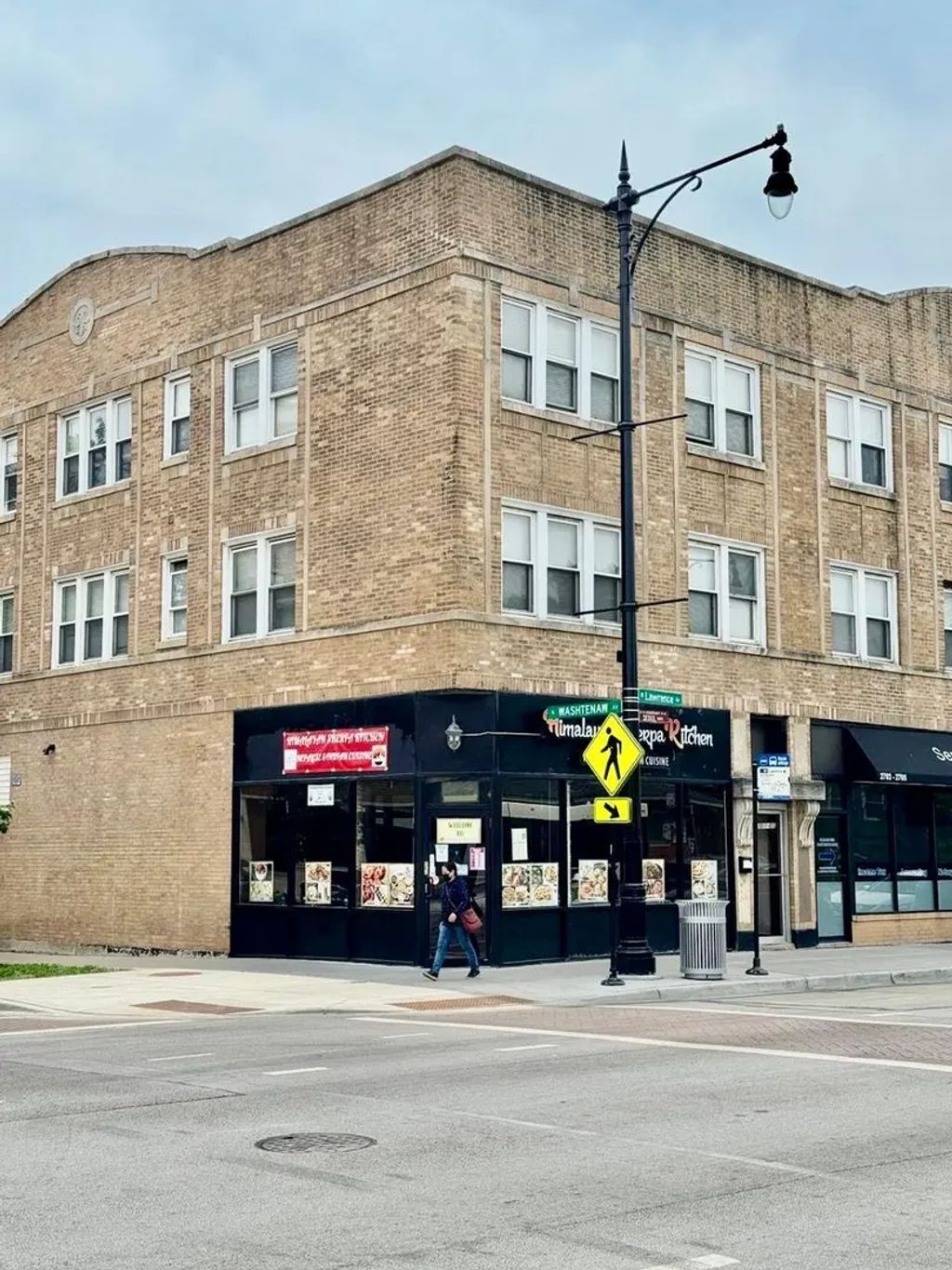 2701 W Lawrence Avenue C, Chicago