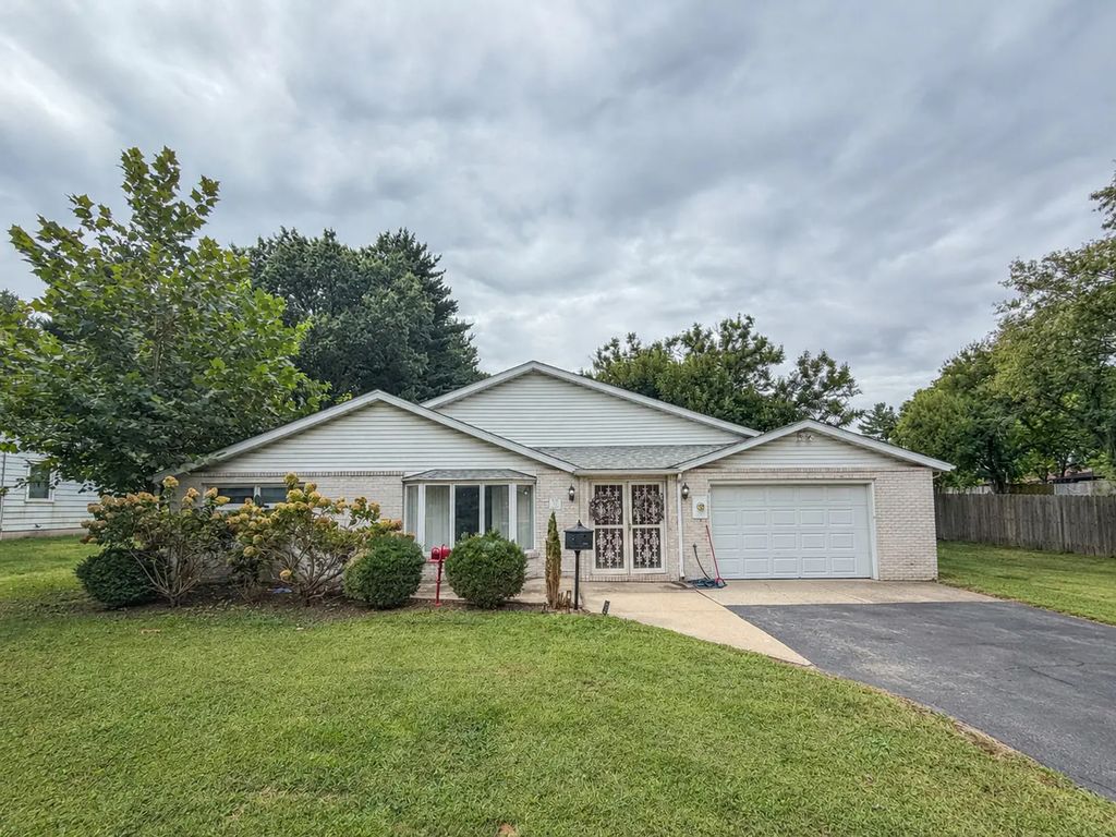 23 Greenridge Drive, Decatur