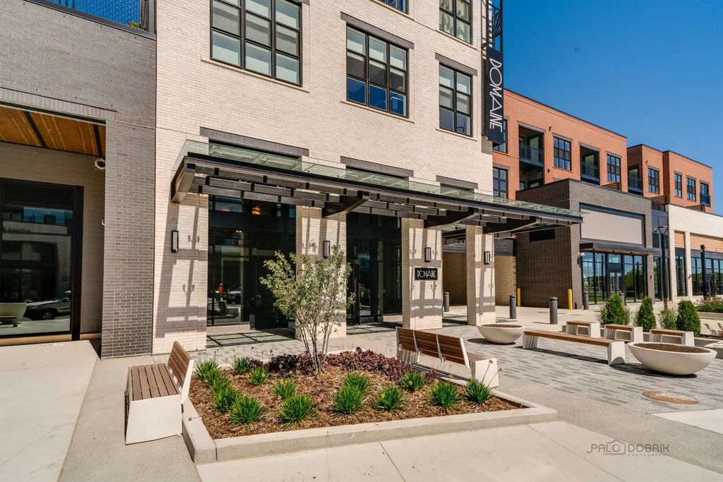 750 Hawthorn Row 1159, Vernon Hills