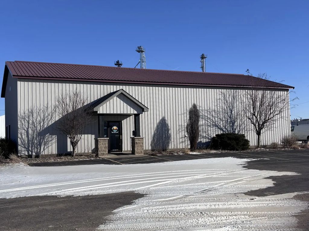 1579 Main Avenue, Clinton
