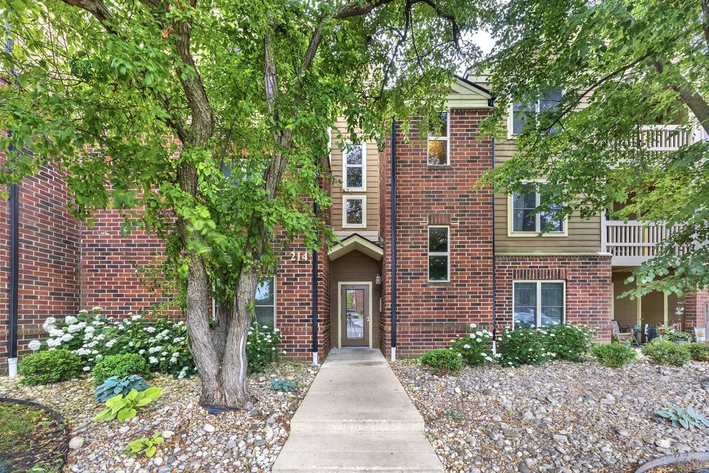 214 Glengarry Drive 201, Bloomingdale