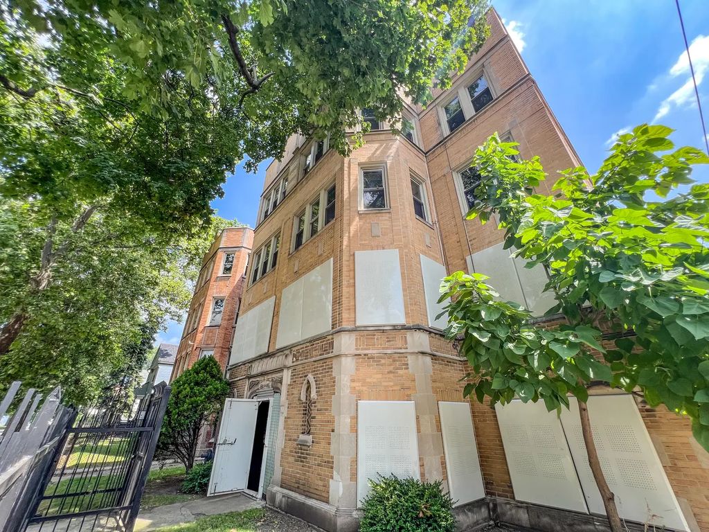 7959 S Muskegon Avenue, Chicago, 60617
