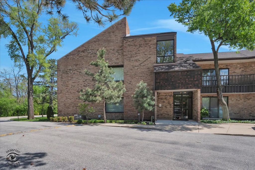 501 W Ogden Avenue, Hinsdale