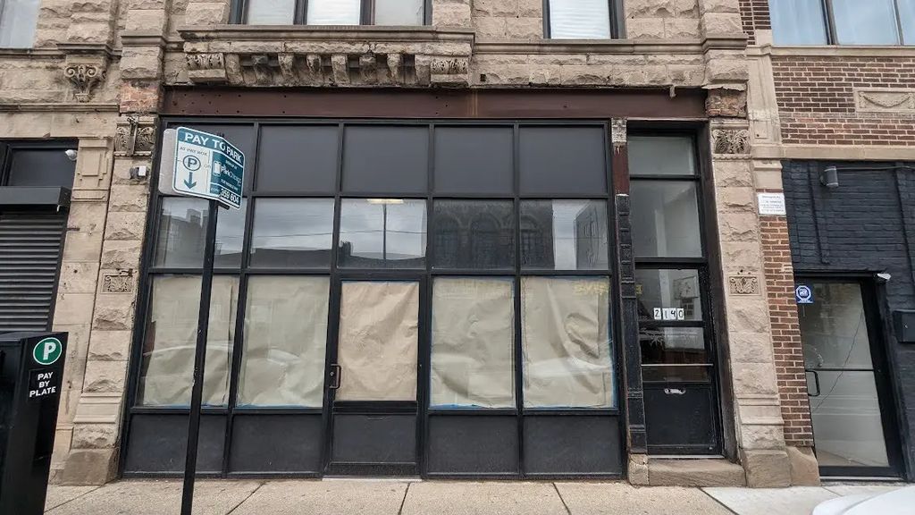 2140 W Cermak Road, Chicago