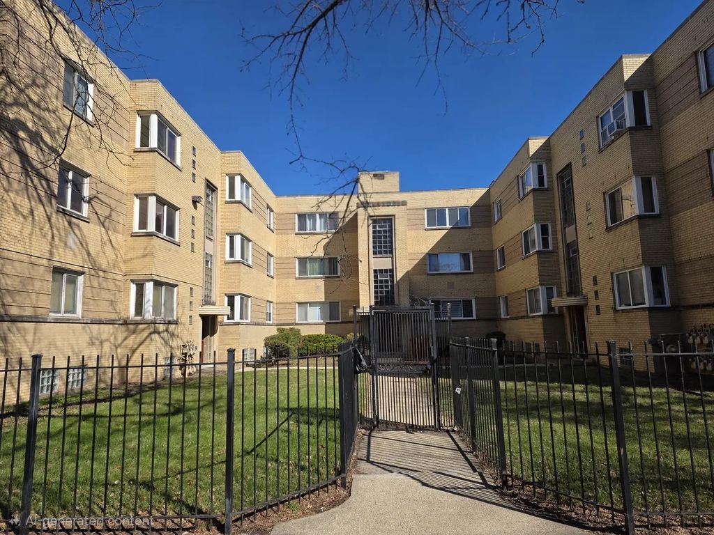2044 E 72nd Place 3, Chicago, 60649