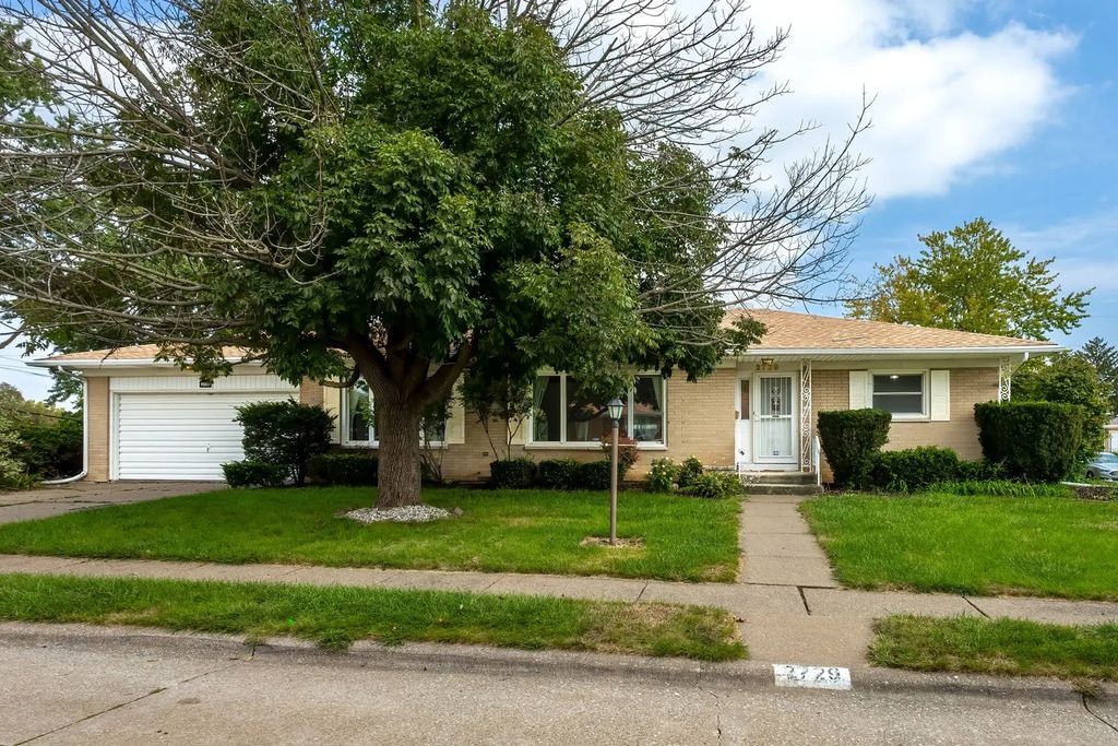 2729 Fillmore Street, Davenport