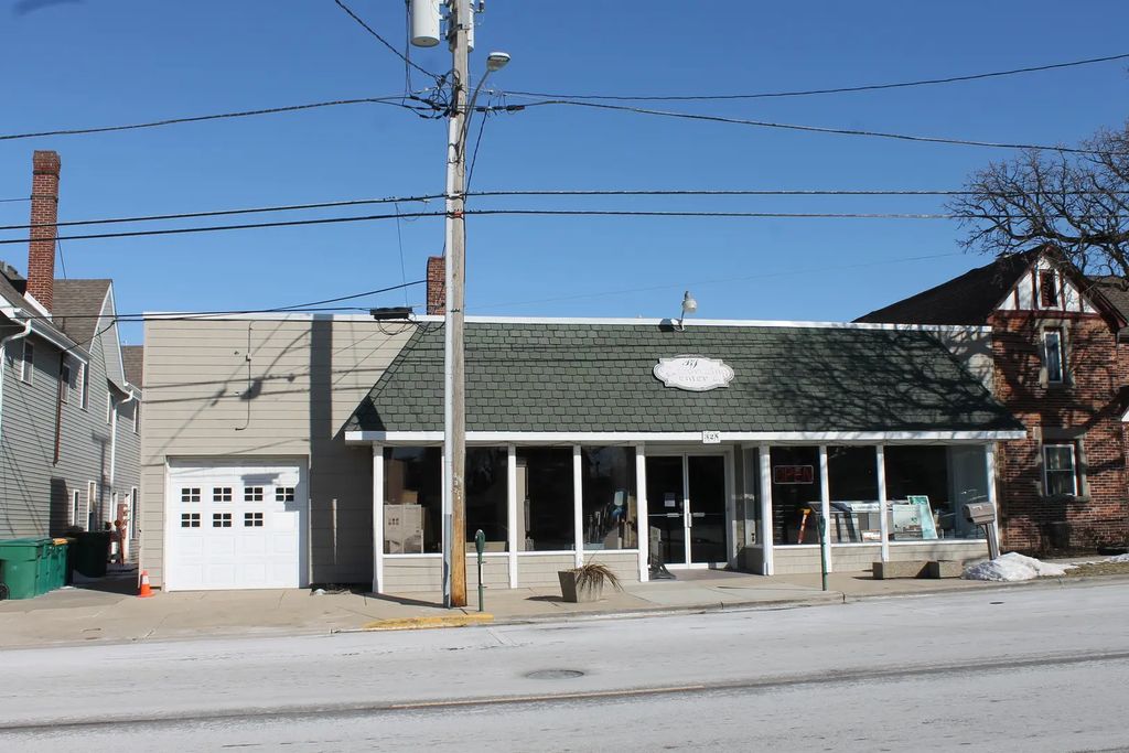 325 W Elm Street, Sycamore