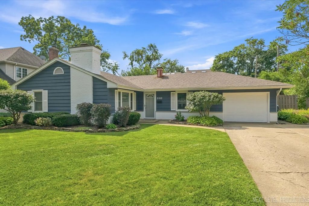 2010 Paddock Lane, Wheaton