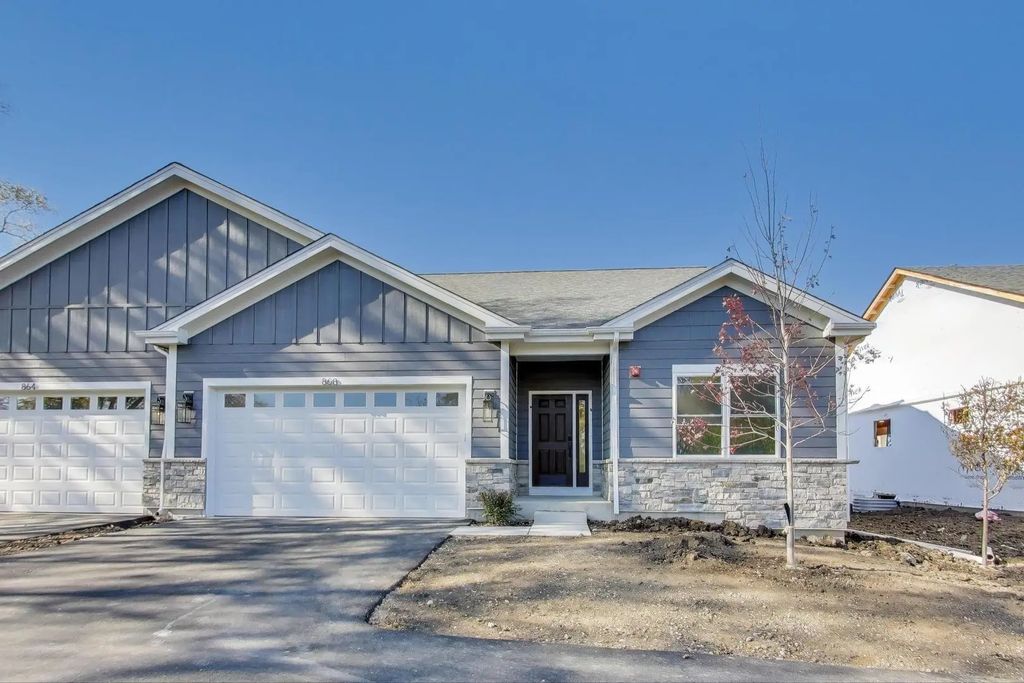 898 N Quentin Road, Palatine