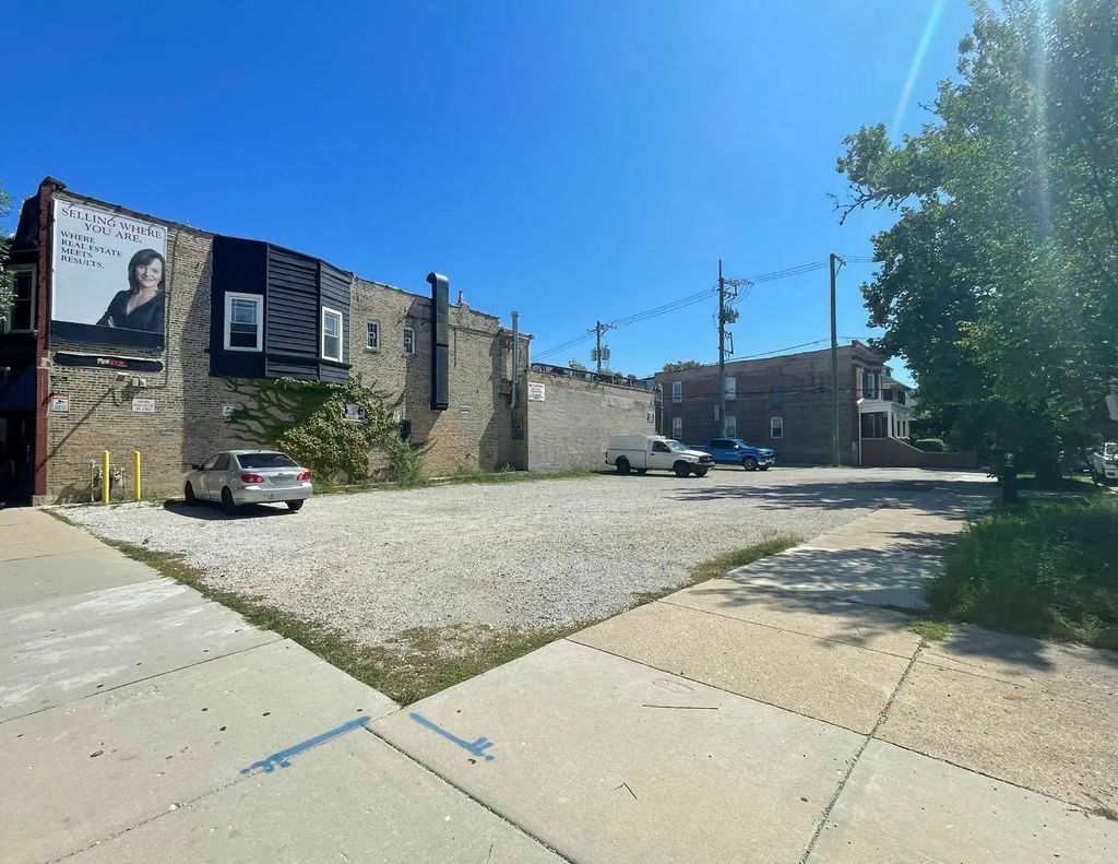 3659 W Irving Park Road, Chicago
