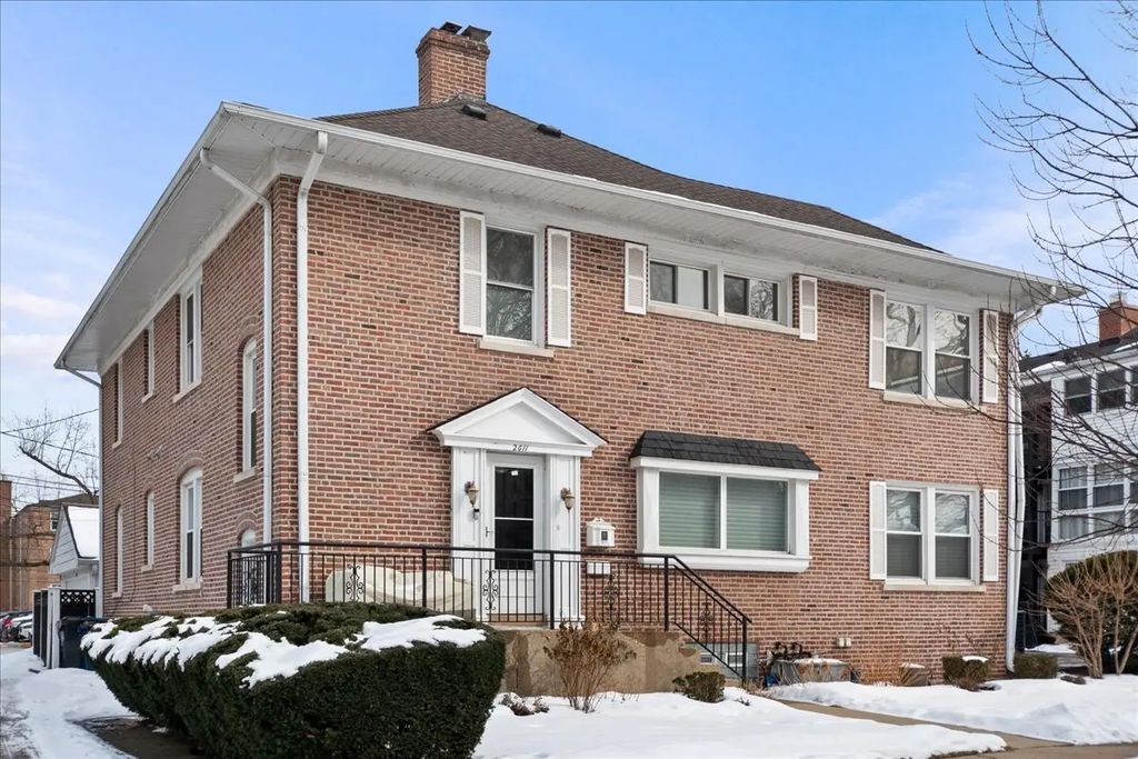 2611 Walnut Avenue, Evanston