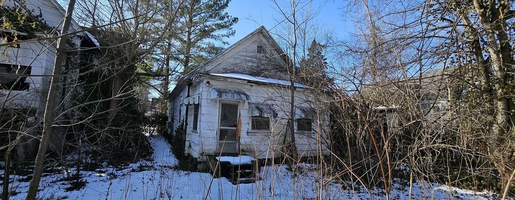 216 N Delaware Street, Mounds