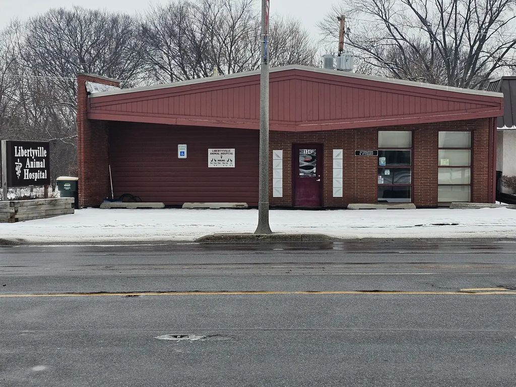 134 S Milwaukee Avenue, Libertyville