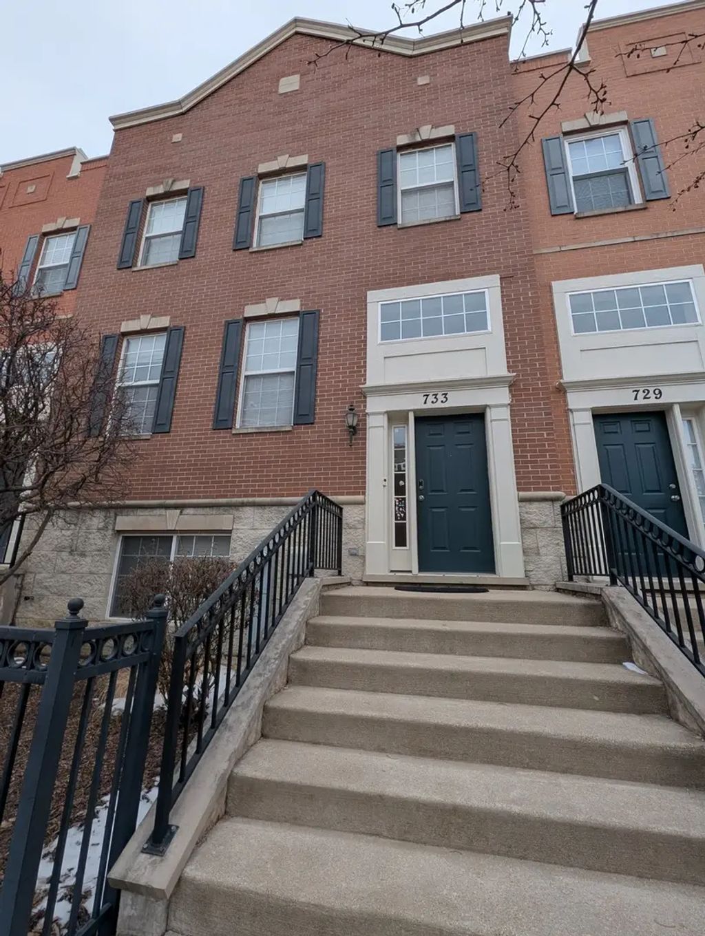 733 Station Boulevard, Aurora