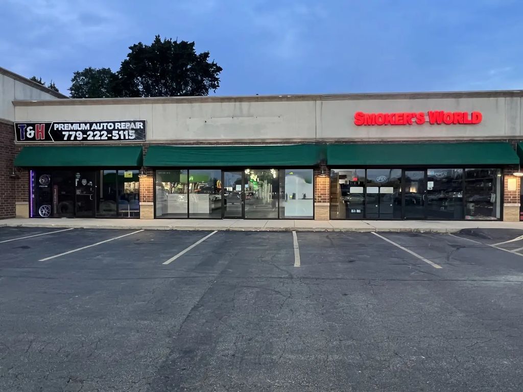 1565 Dekalb Avenue D, Sycamore