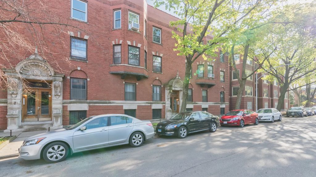 1327 E 52nd Street 302, Chicago