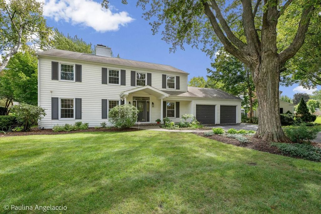 743 S Country Drive, Barrington