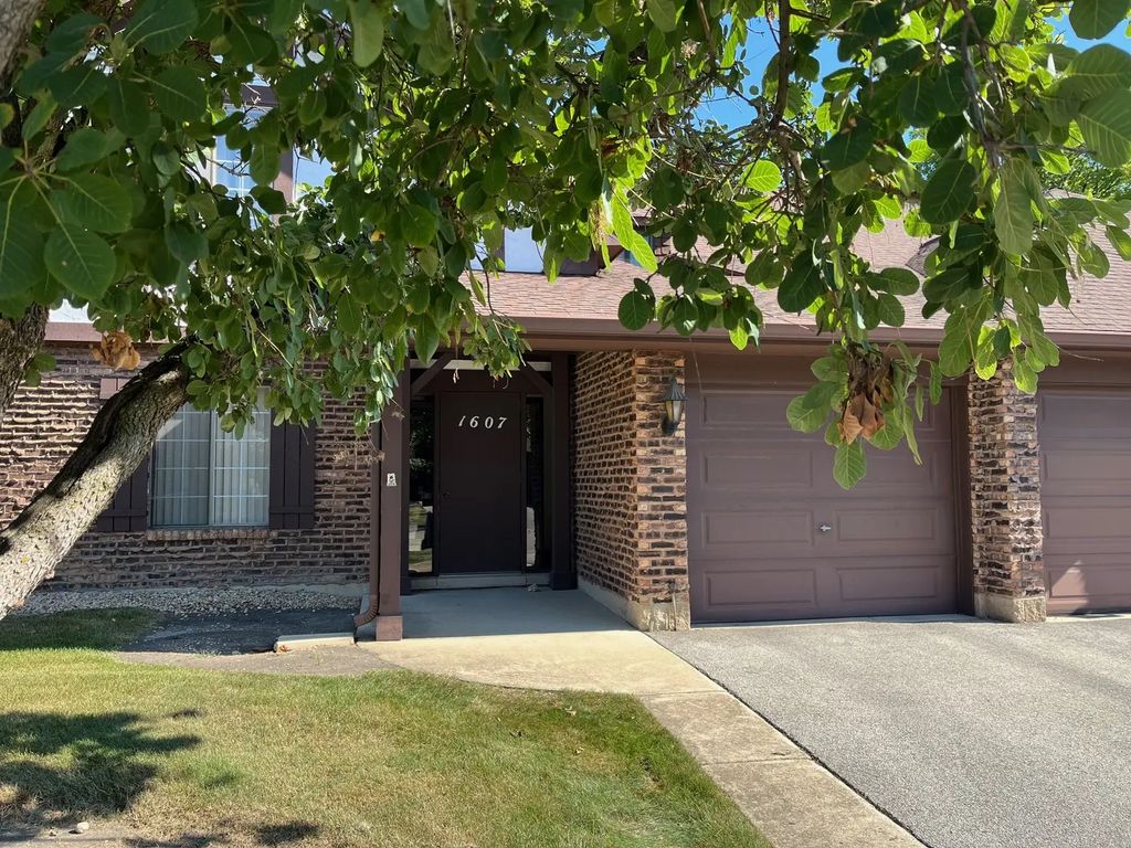 1607 Thames Court D, Wheaton