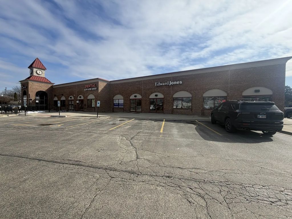 601 W Army Trail Boulevard C, Addison