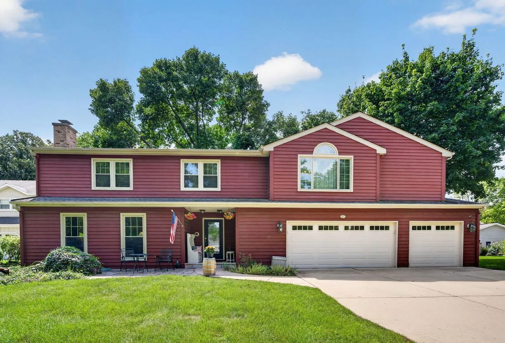 624 Virginia Court, Naperville