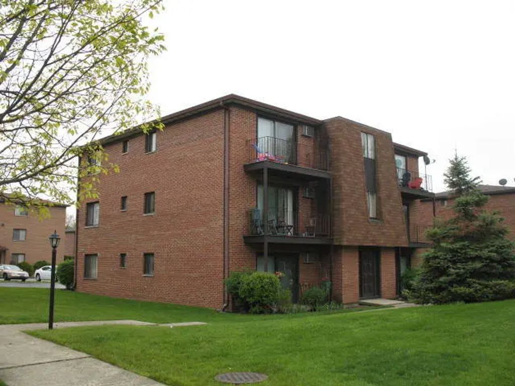 709 W 65th Street 5, Westmont