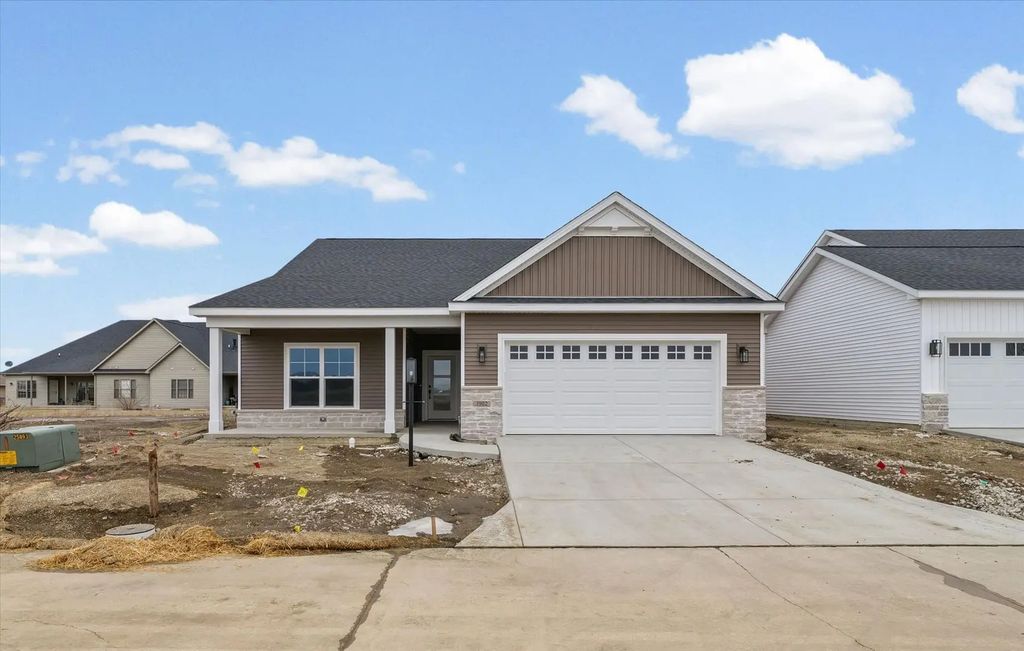 3902 Bay Circle, Champaign